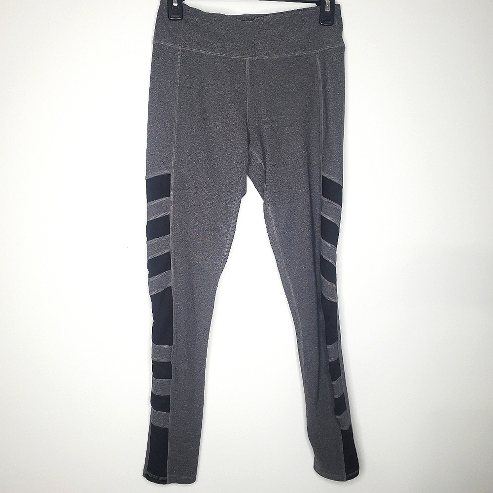 20) N.Y.L. Mesh Shear Workout Leggings Sz. S